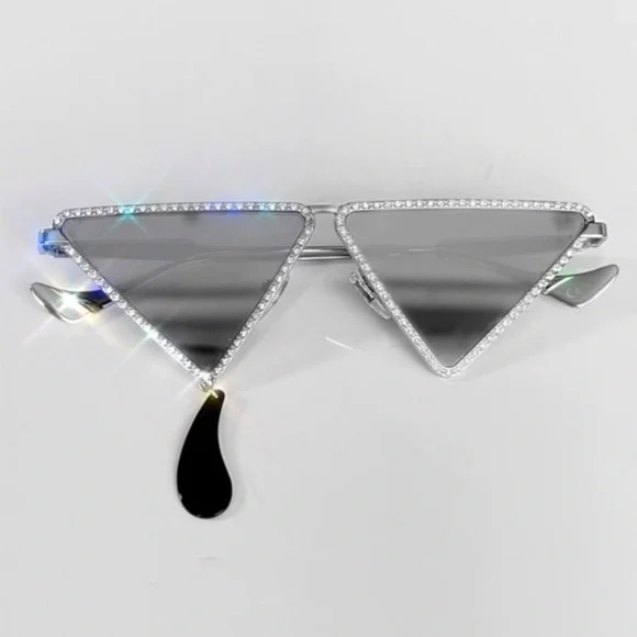 New! GUCCI Sunglasses GG1252S 001, Authentic